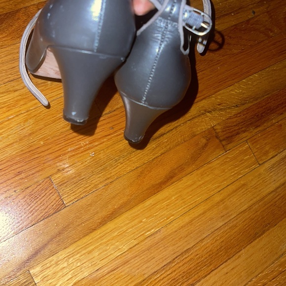 Shoes - Picture 3 of 4